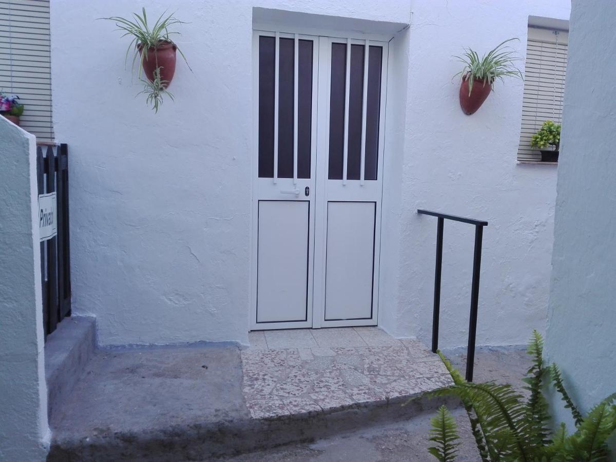 Alojamiento Magallanes Conil De La Frontera Exterior foto
